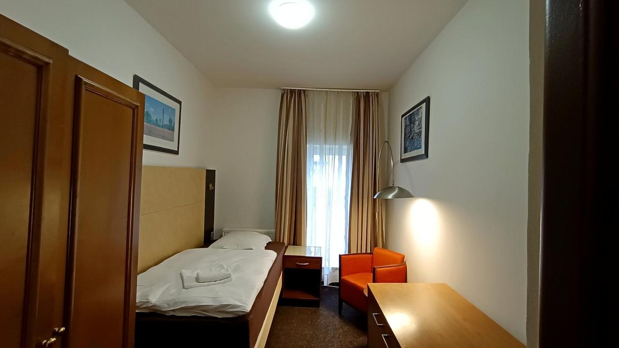 Apartments Gato Karlovy Vary Dalovice Buitenkant foto