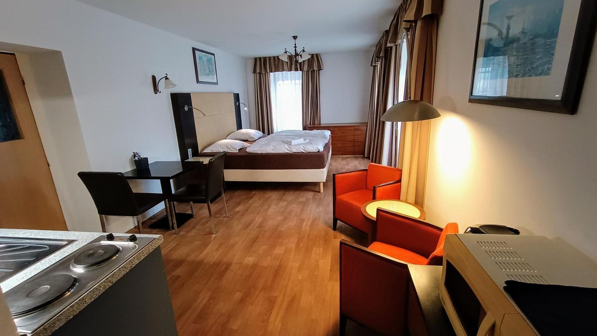 Apartments Gato Karlovy Vary Dalovice Buitenkant foto