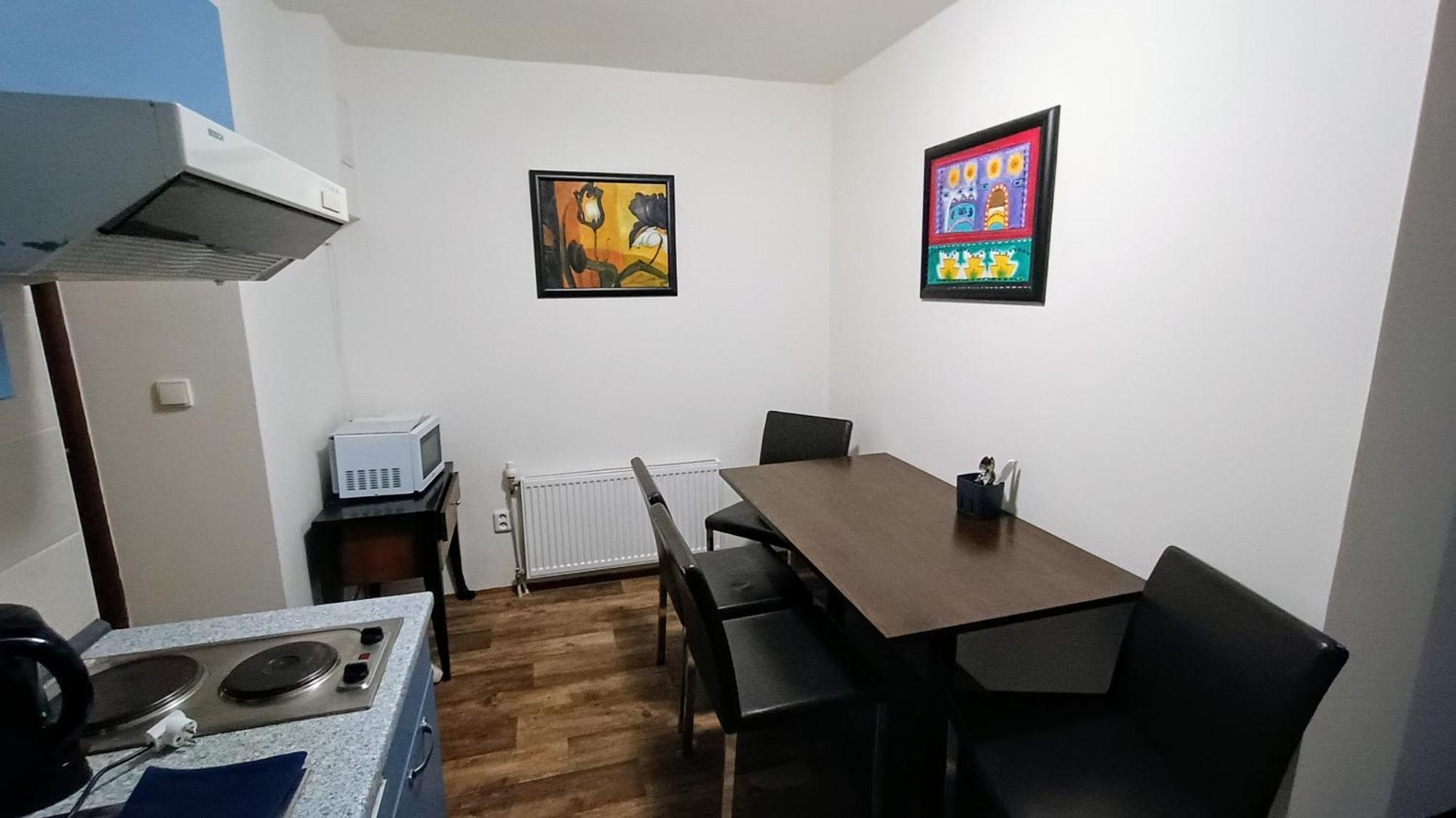 Apartments Gato Karlovy Vary Dalovice Buitenkant foto